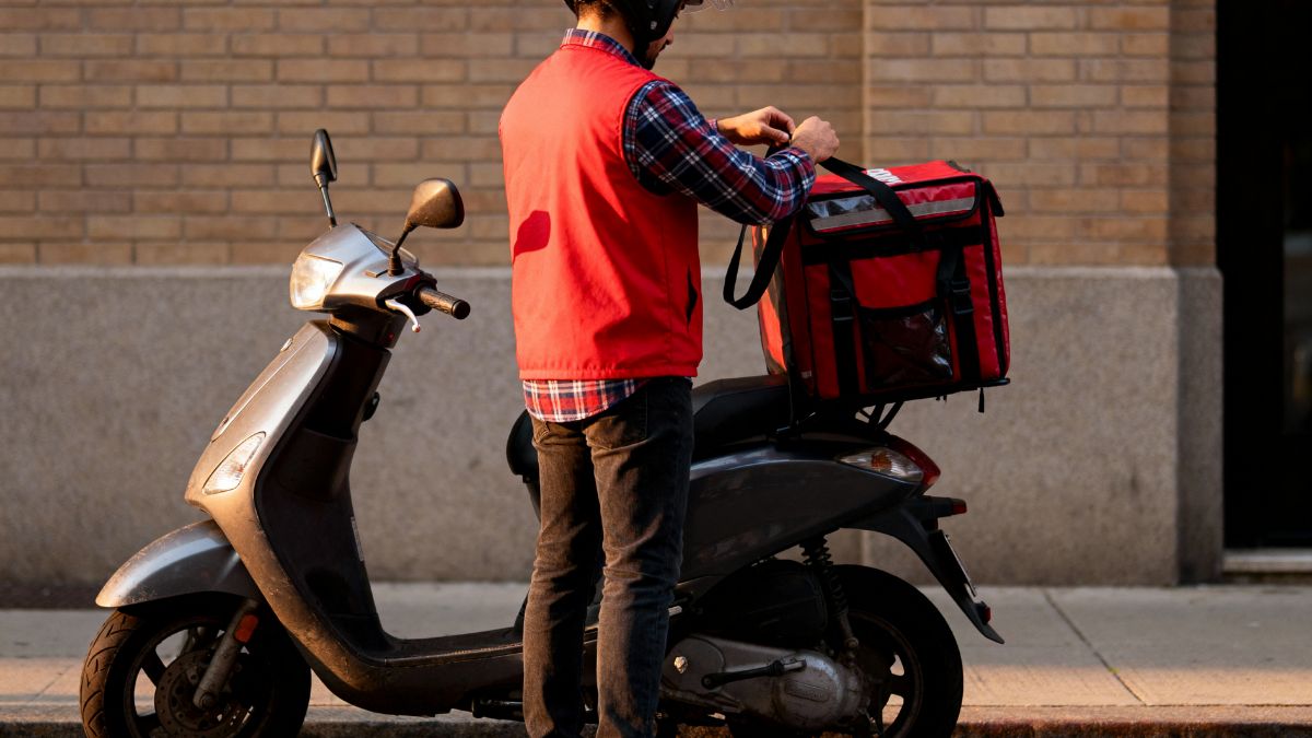 Como ser entregador do iFood: guia completo 2026